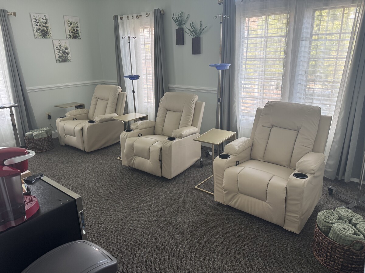 8629 Sudley Rd, Manassas, VA 20110 - Lot 102 -  - Photo intérieure - Image 1 of 4