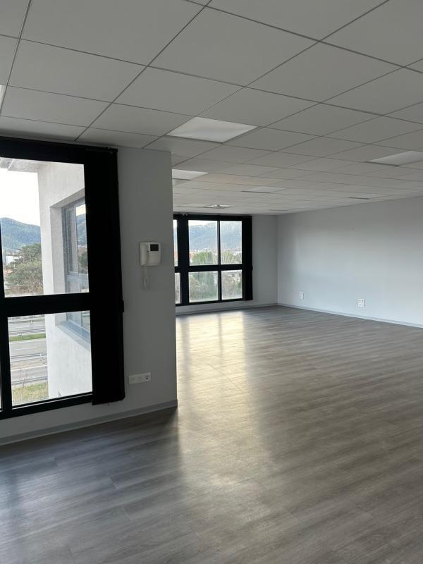 Bureau dans Aubagne à louer Photo de l’immeuble– Image 1 sur 8