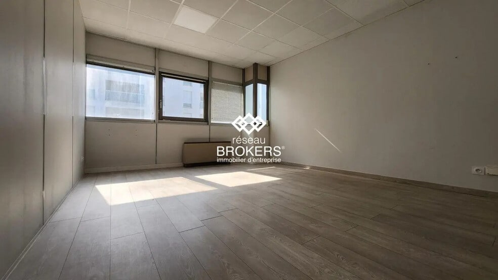 Local d’activités dans Colomiers à louer - Photo intérieure – Image 2 sur 4