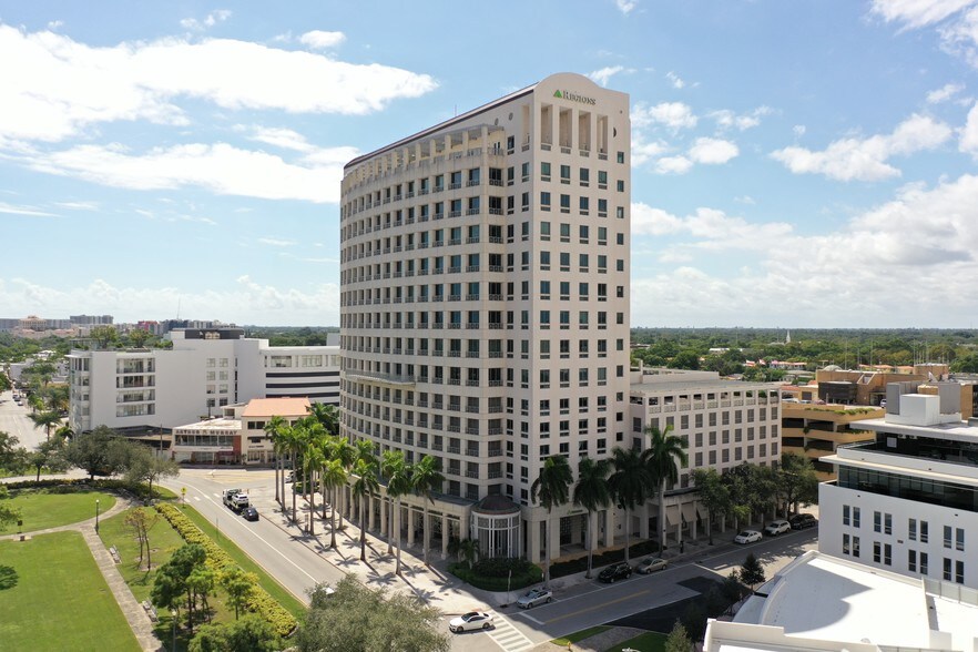 2800 Ponce de Leon Blvd, Coral Gables, FL à louer - Photo de l’immeuble – Image 2 sur 20