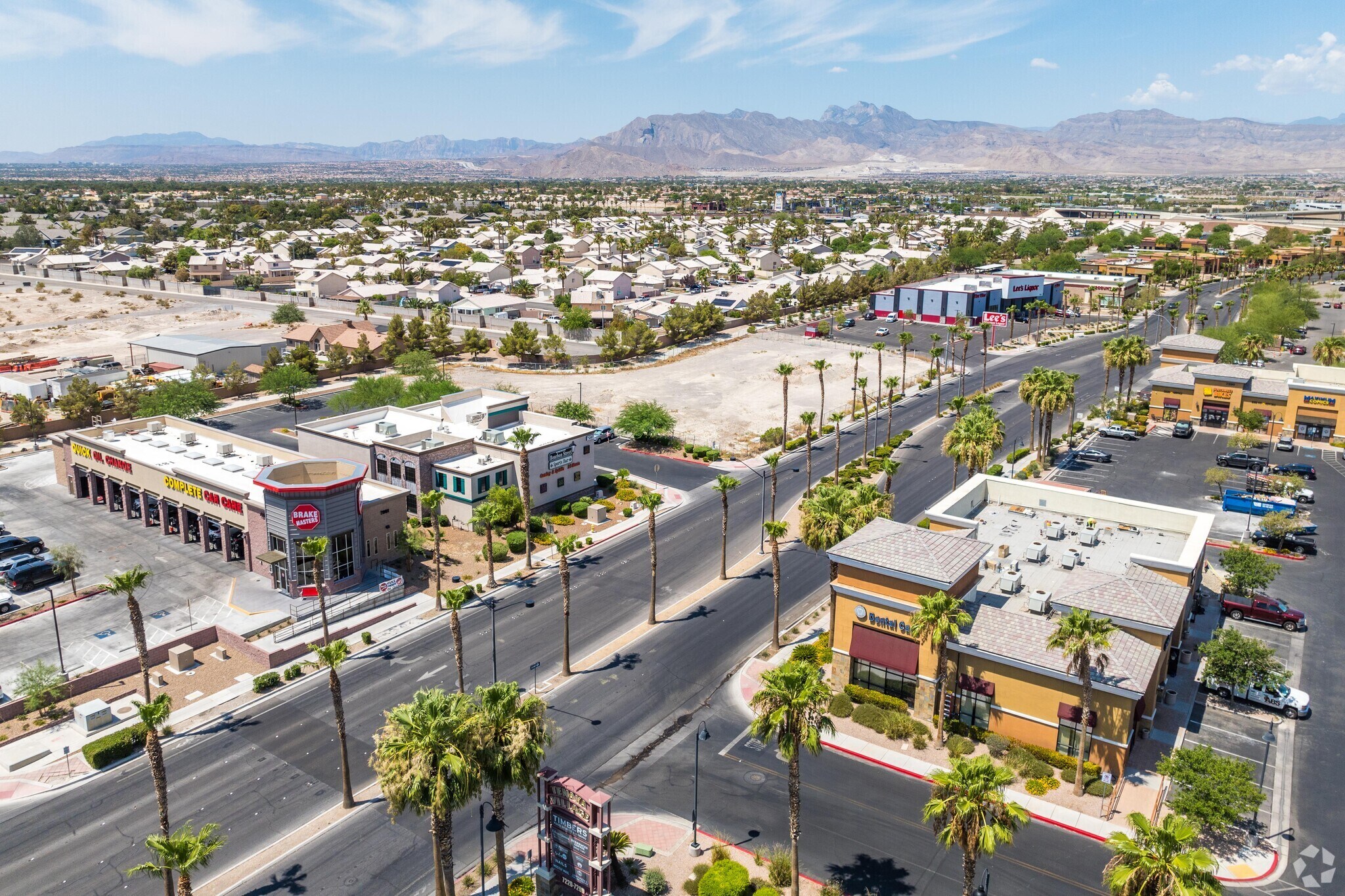 7285 W Azure Dr, Las Vegas, NV à vendre Photo de l’immeuble– Image 1 sur 21