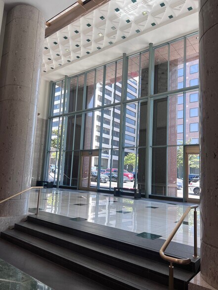 10877 Wilshire Blvd, Los Angeles, CA à louer - Hall d’entrée – Image 3 sur 20