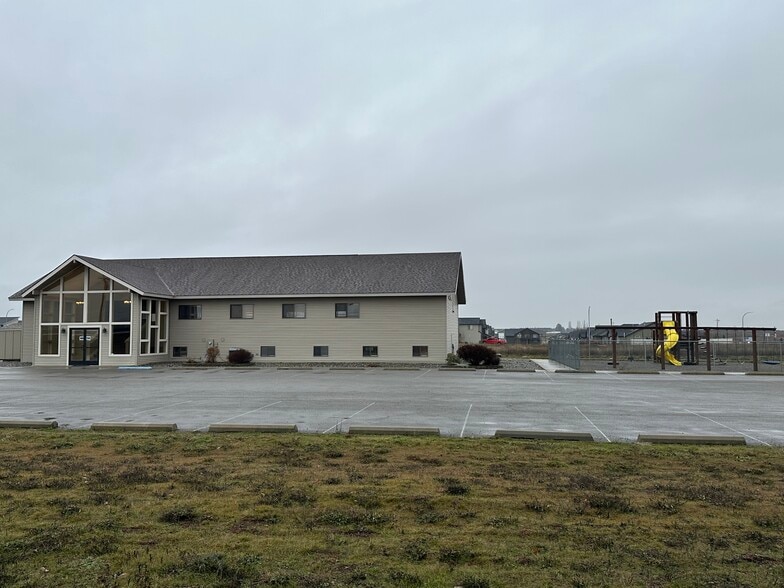 8076 W Prairie Ave, Post Falls, ID à louer - Photo de l’immeuble – Image 3 sur 12