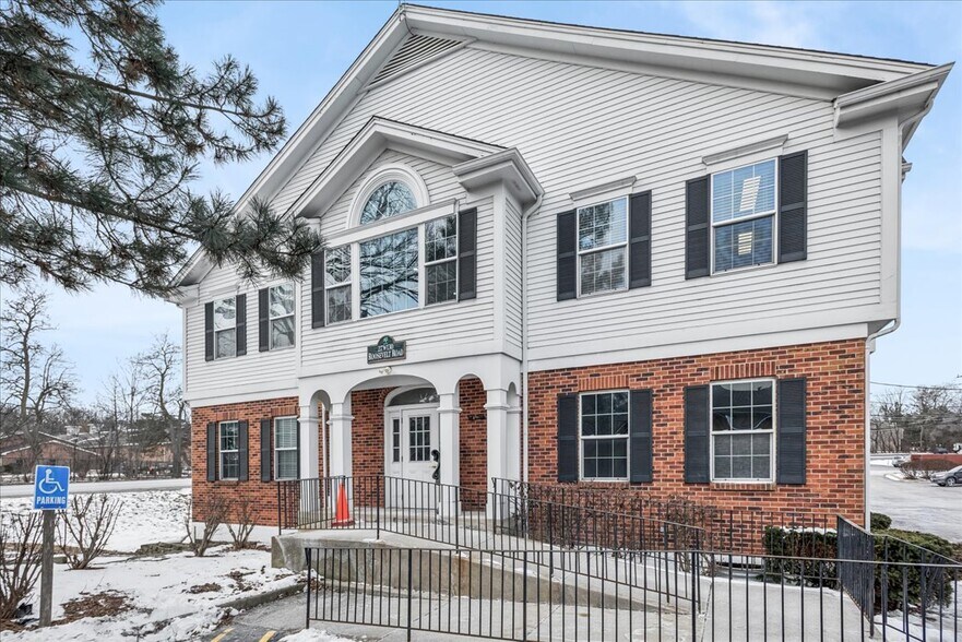 27W130 Roosevelt Rd, Winfield, IL à louer - Photo principale – Image 1 sur 18