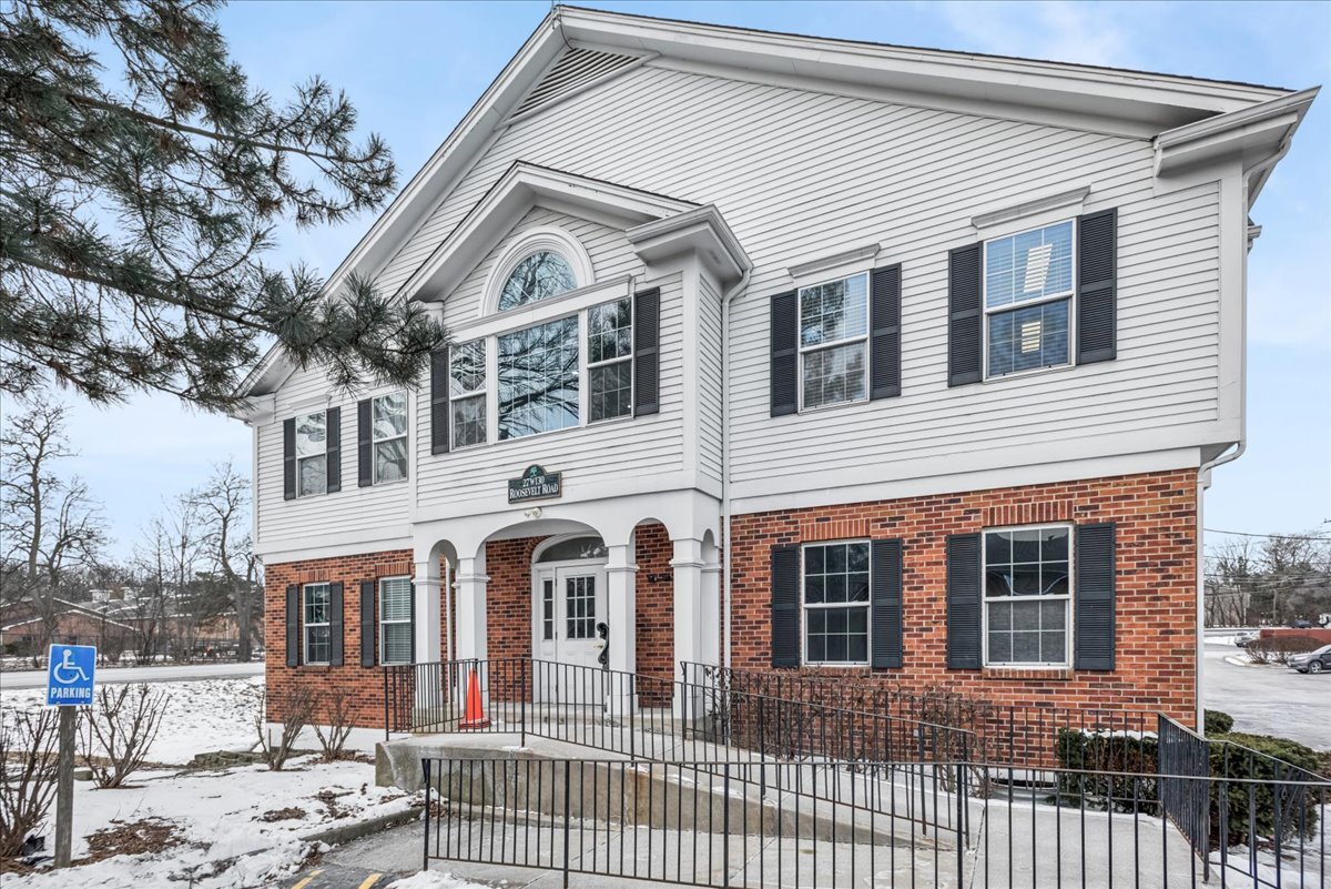 27W130 Roosevelt Rd, Winfield, IL à louer Photo principale– Image 1 sur 19