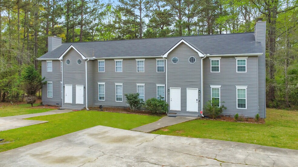 8537 Pineland Dr, Jonesboro, GA à vendre - Photo de l’immeuble – Image 3 sur 35