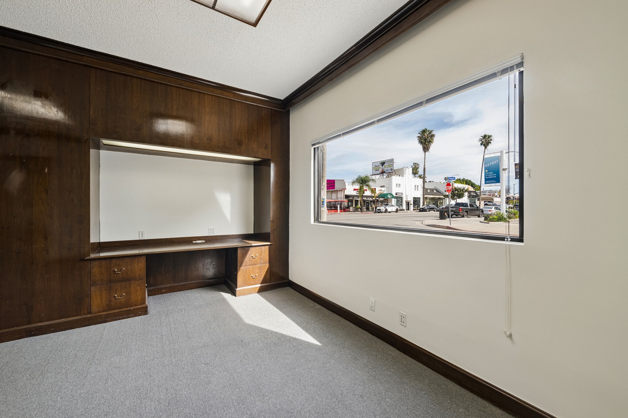 7250 Beverly Blvd, Los Angeles, CA à louer Photo intérieure– Image 1 sur 1