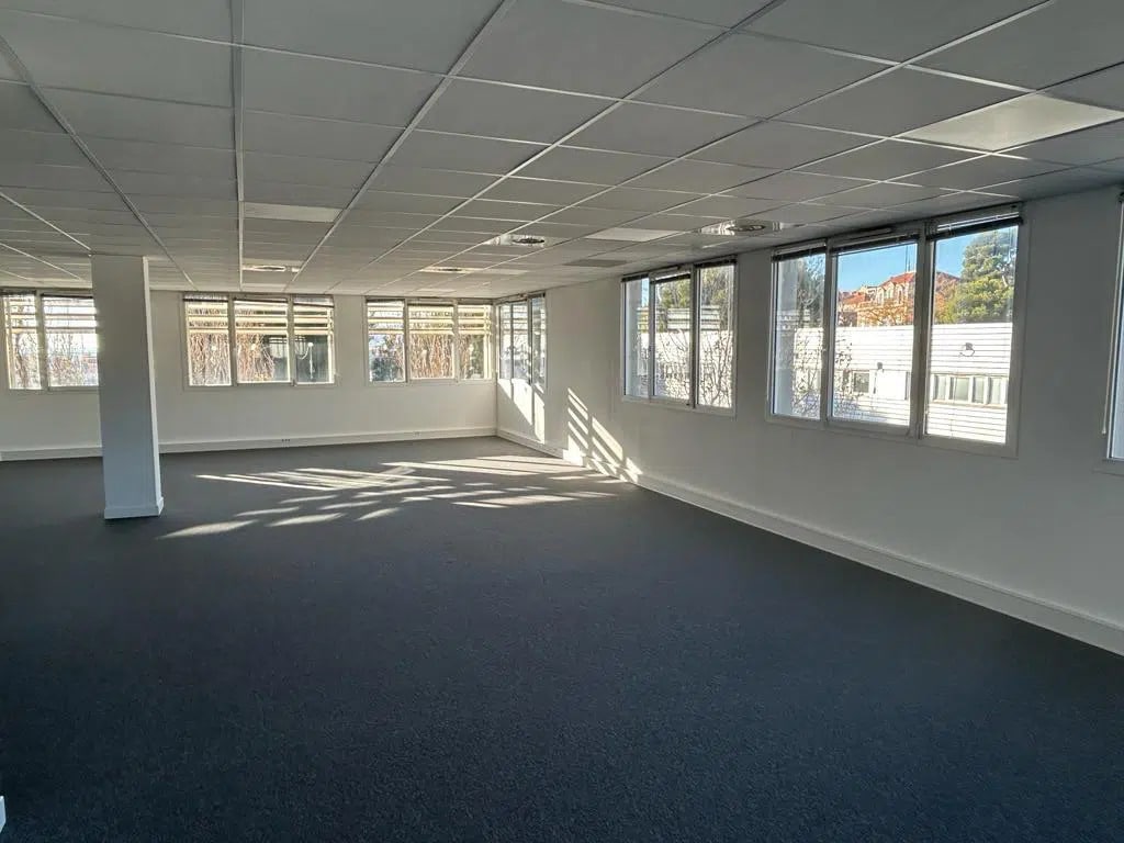 Bureau dans Marseille à louer Photo de l’immeuble– Image 1 sur 4