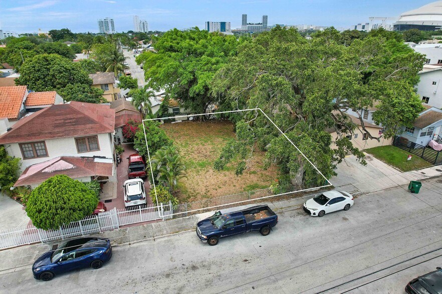 1873 NW Flagler Ter, Miami, FL à vendre - Photo de l’immeuble – Image 2 sur 10