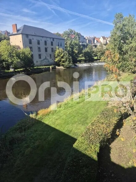 Local commercial dans La Celle-Dunoise à vendre - Aérien – Image 2 sur 11