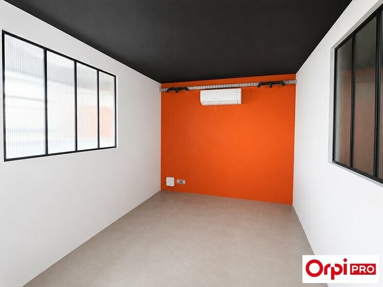 Bureau dans Givors à louer - Photo de l’immeuble – Image 3 sur 6