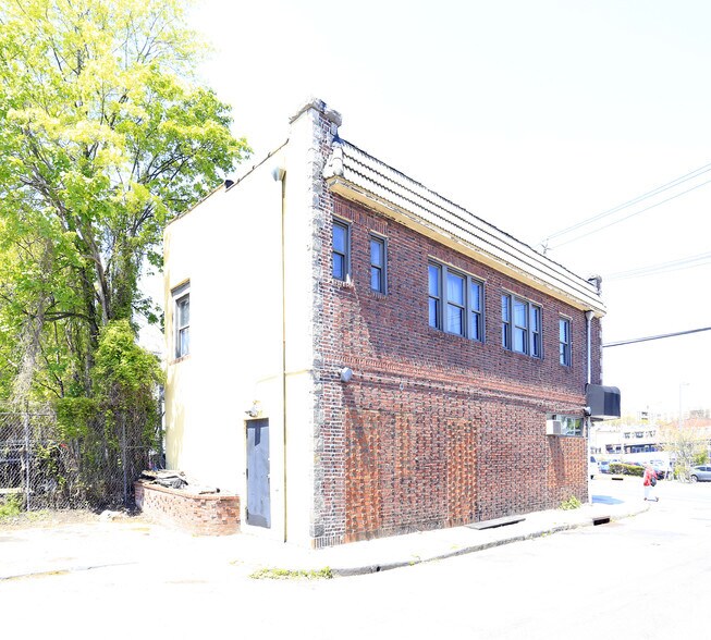 130 E First St, Mount Vernon, NY à vendre - Photo de l’immeuble – Image 2 sur 3