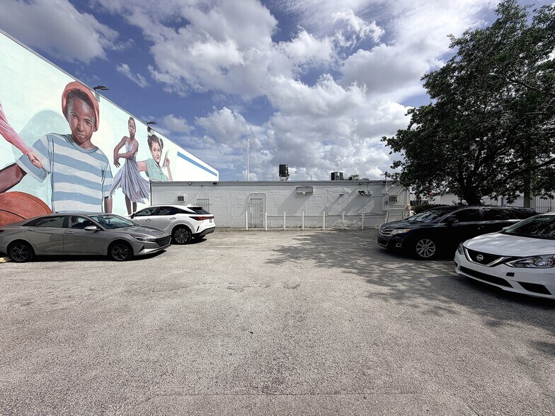 3045 W Broward Blvd, Fort Lauderdale, FL à louer - Photo de l’immeuble – Image 2 sur 14