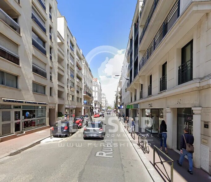 Local commercial dans Levallois-Perret à louer - Photo de l’immeuble – Image 1 sur 3