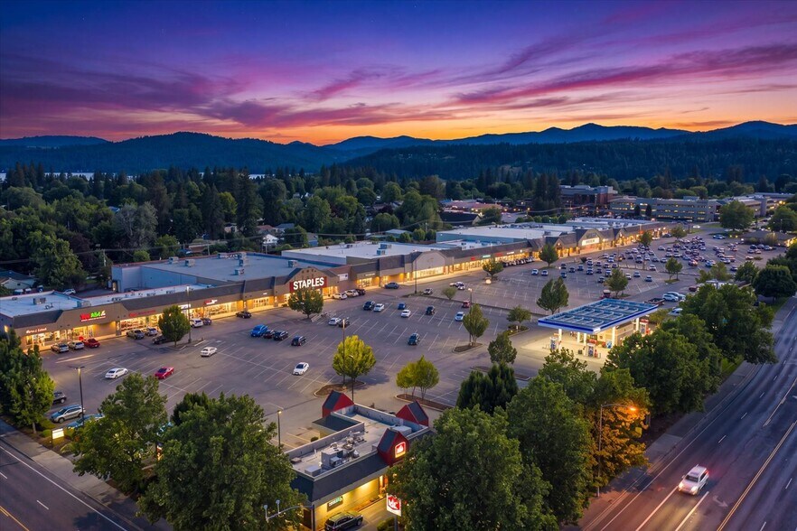 204-226 W Ironwood Dr, Coeur d'Alene, ID à louer - Photo de l’immeuble – Image 1 sur 11