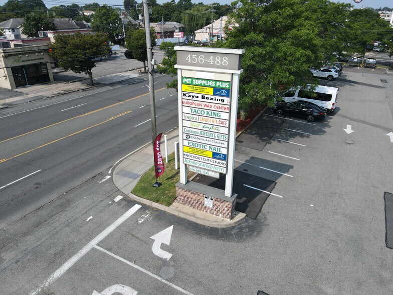 456-488 Hempstead Tpke, West Hempstead, NY à louer - Photo de l’immeuble – Image 2 sur 12