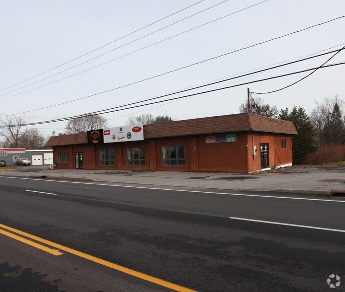 380 Oriskany Blvd, Whitesboro, NY à louer - Photo de l’immeuble – Image 1 sur 7