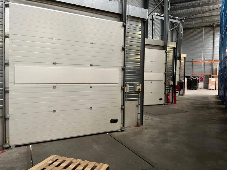 Industriel/Logistique dans Heudebouville à louer - Photo de l’immeuble – Image 3 sur 3