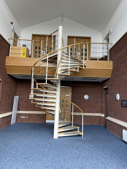 Research Ave N, Currie à louer - Photo de l’immeuble – Image 2 sur 8