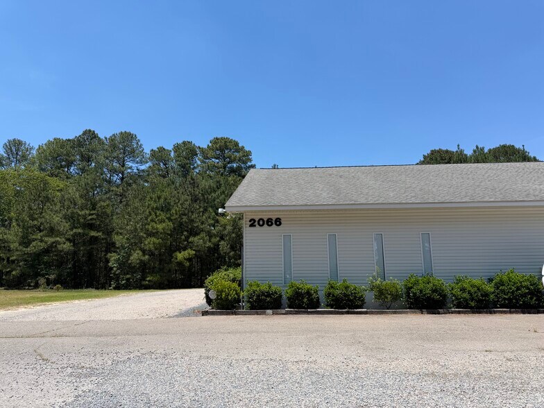 2066 Juniper Lake Rd, West End, NC à louer - Photo de l’immeuble – Image 1 sur 18
