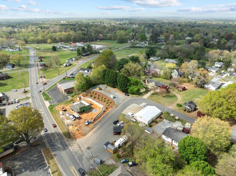 302 S Main St, King, NC à vendre - Photo de l’immeuble – Image 3 sur 19