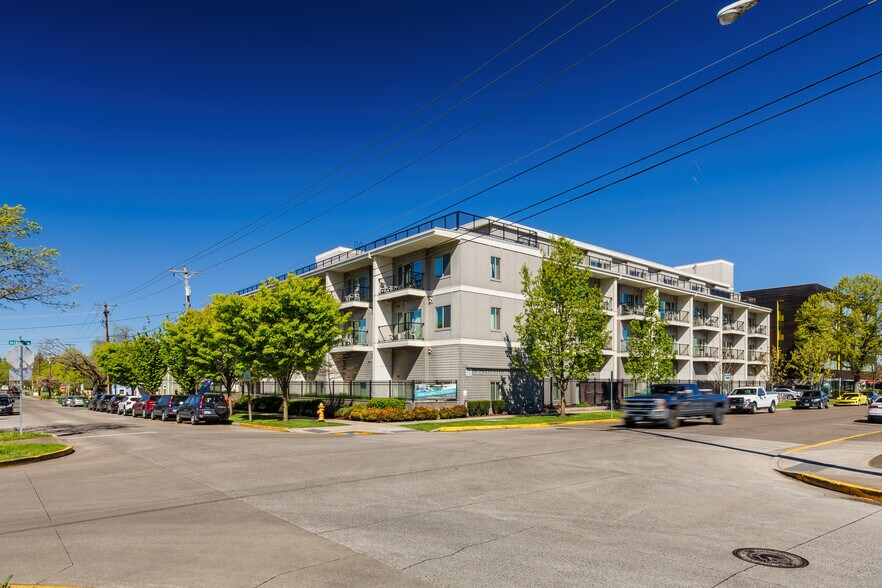 1965 E 15th Ave, Eugene, OR à vendre - Photo de l’immeuble – Image 1 sur 33