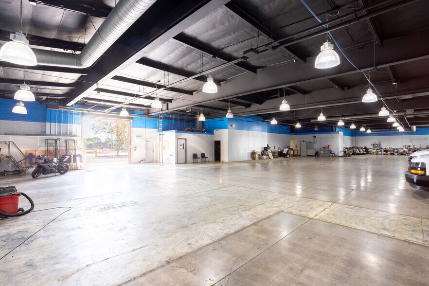 8515 S La Cienega Blvd, Inglewood, CA à louer - Photo de l’immeuble – Image 3 sur 11