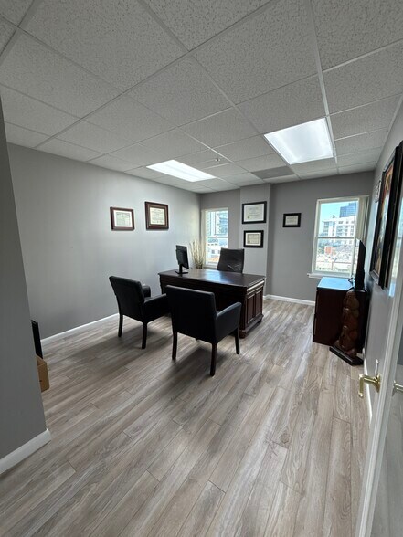 120 S Olive Ave, West Palm Beach, FL à louer - Photo intérieure – Image 1 sur 16