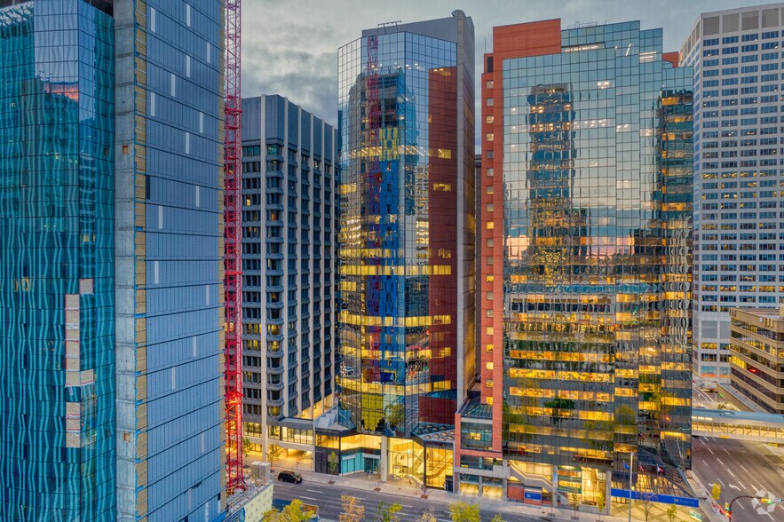 520 3rd Ave SW, Calgary, AB à louer - Photo principale – Image 1 sur 19