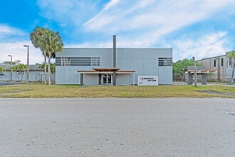 4790 NW 157th St, Miami Gardens, FL à louer Photo de l’immeuble– Image 1 sur 16