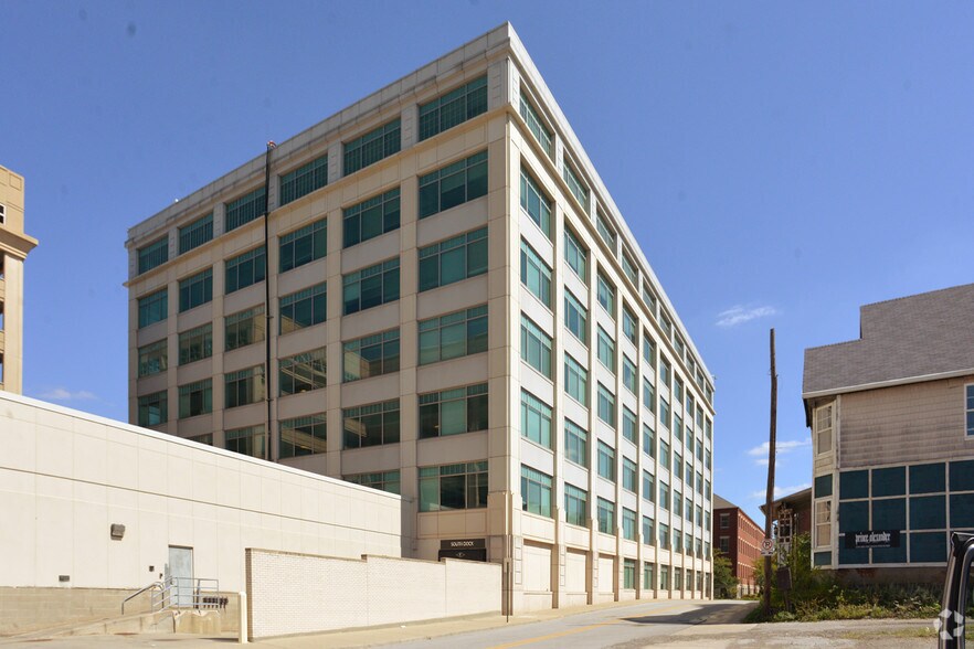 546 S Meridian St, Indianapolis, IN à louer - Photo de l’immeuble – Image 3 sur 6