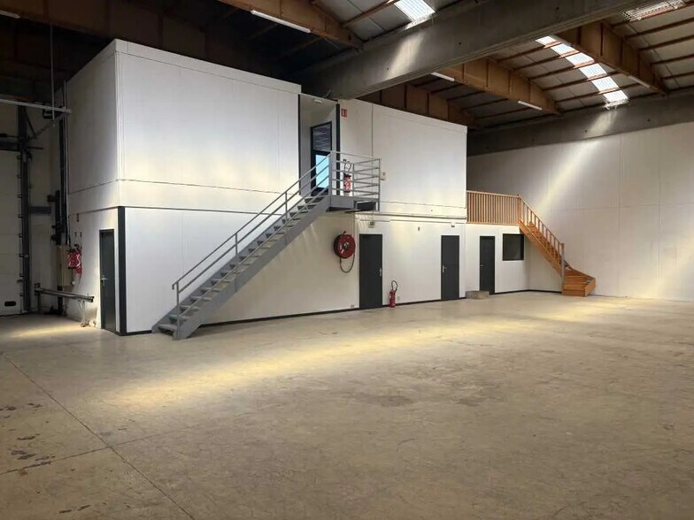 Bureau dans Dardilly à louer - Photo intérieure – Image 2 sur 8