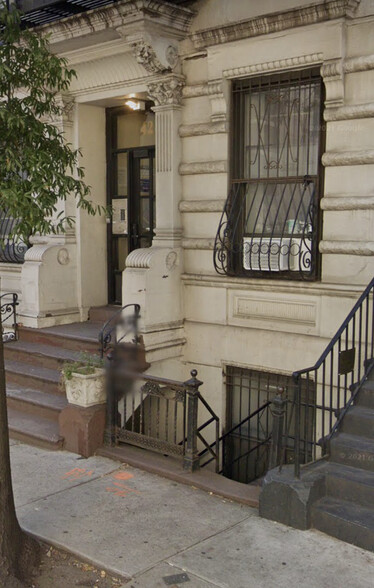 42 W 65th St, New York, NY à louer - Photo de l’immeuble – Image 1 sur 8