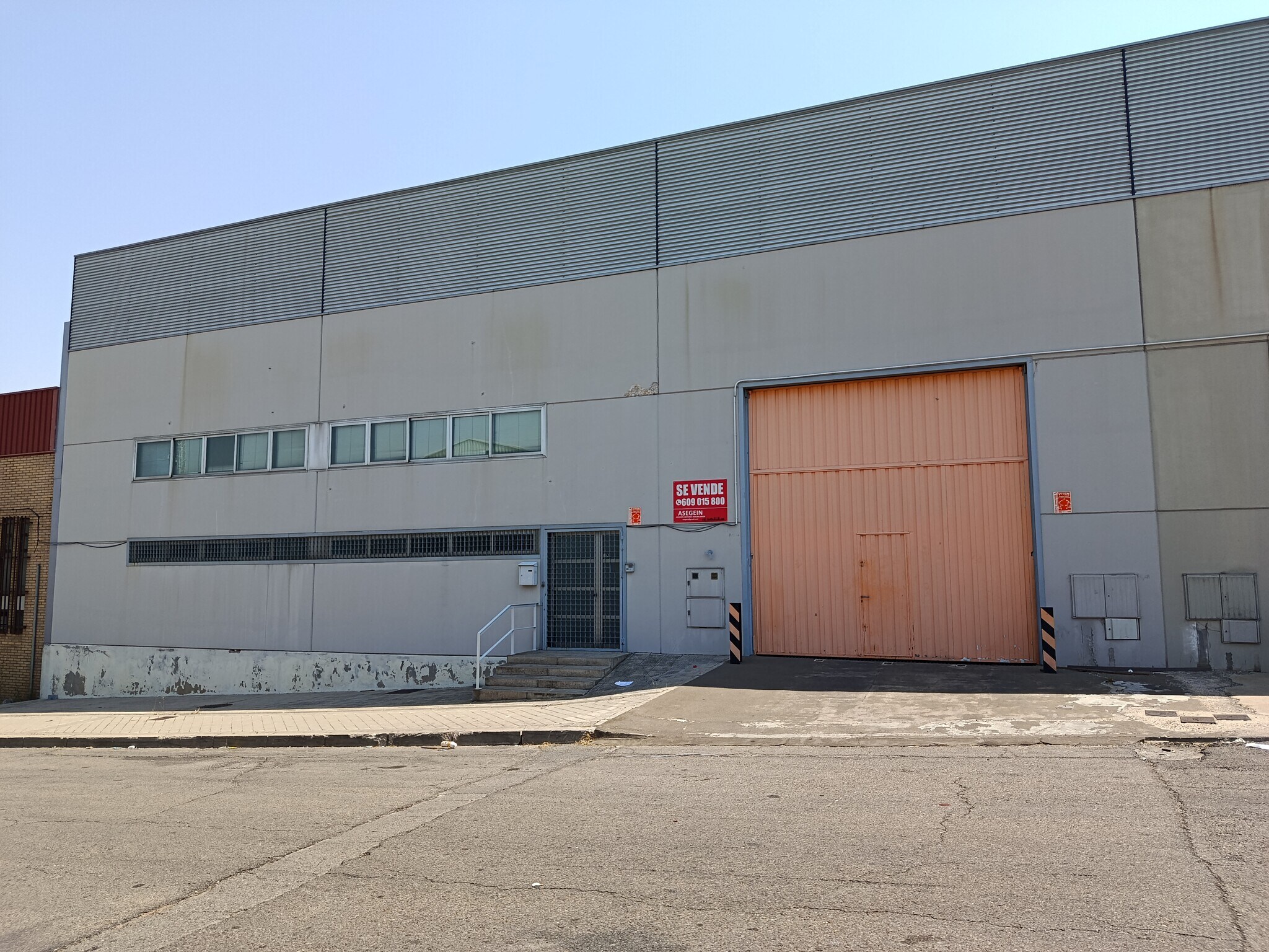 Industriel/Logistique dans Fuenlabrada, Madrid à vendre Photo de l’immeuble– Image 1 sur 6