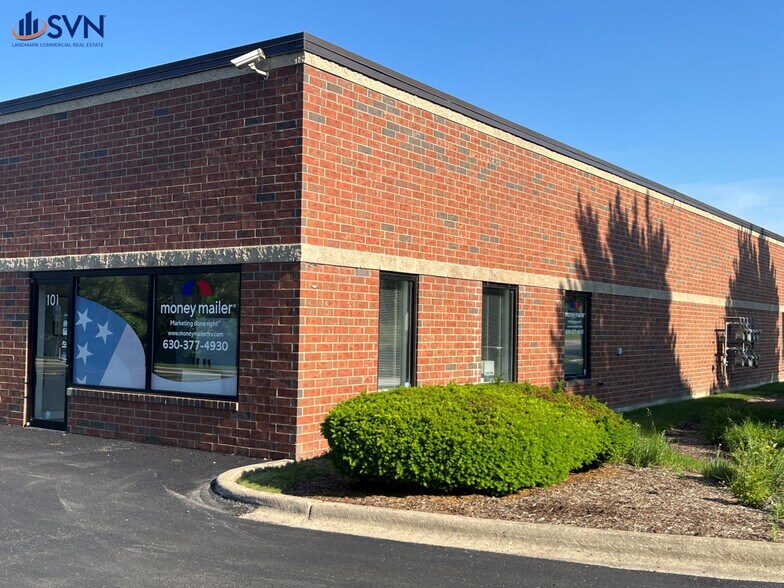 707 Colomba Ct, St Charles, IL à louer - Photo de l’immeuble – Image 2 sur 7