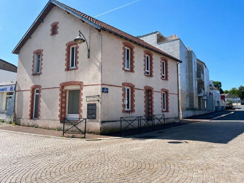 Local commercial dans Basse-Goulaine à vendre - Photo de l’immeuble – Image 1 sur 10