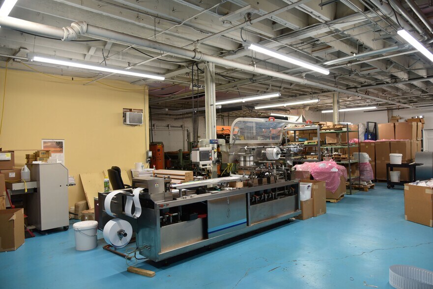 4555 W Addison St, Chicago, IL à vendre - Photo intérieure – Image 2 sur 7