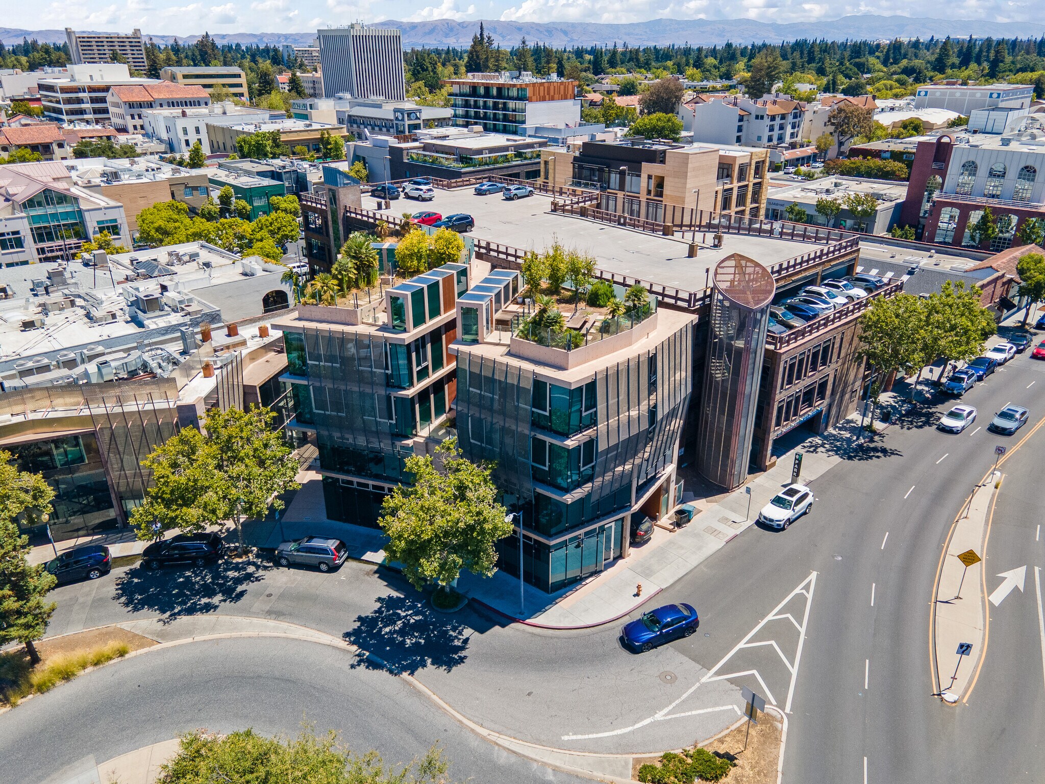 BEST OF CLASS DOWNTOWN PALO ALTO portefeuille de 2 biens à vendre sur LoopNet.fr Photo principale– Image 1 sur 34