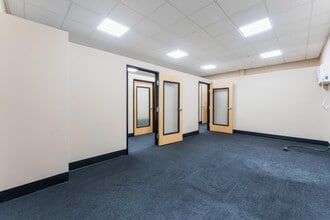 7490 Commercial Way, Henderson, NV à vendre Photo intérieure– Image 2 sur 4