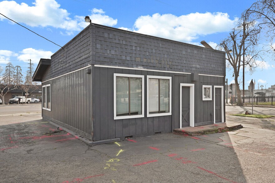 1 N Cherokee Ln & 543 E Pine St, Lodi, CA à vendre - Photo de l’immeuble – Image 3 sur 15
