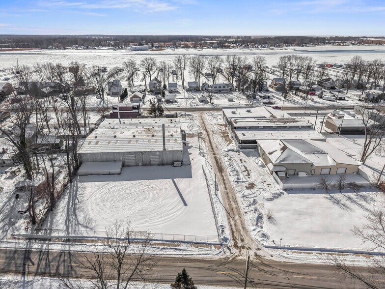 4618 Pointe Tremble Rd & 9655 Kretz Dr portefeuille de 2 biens à vendre sur LoopNet.fr - Photo de l’immeuble – Image 3 sur 66