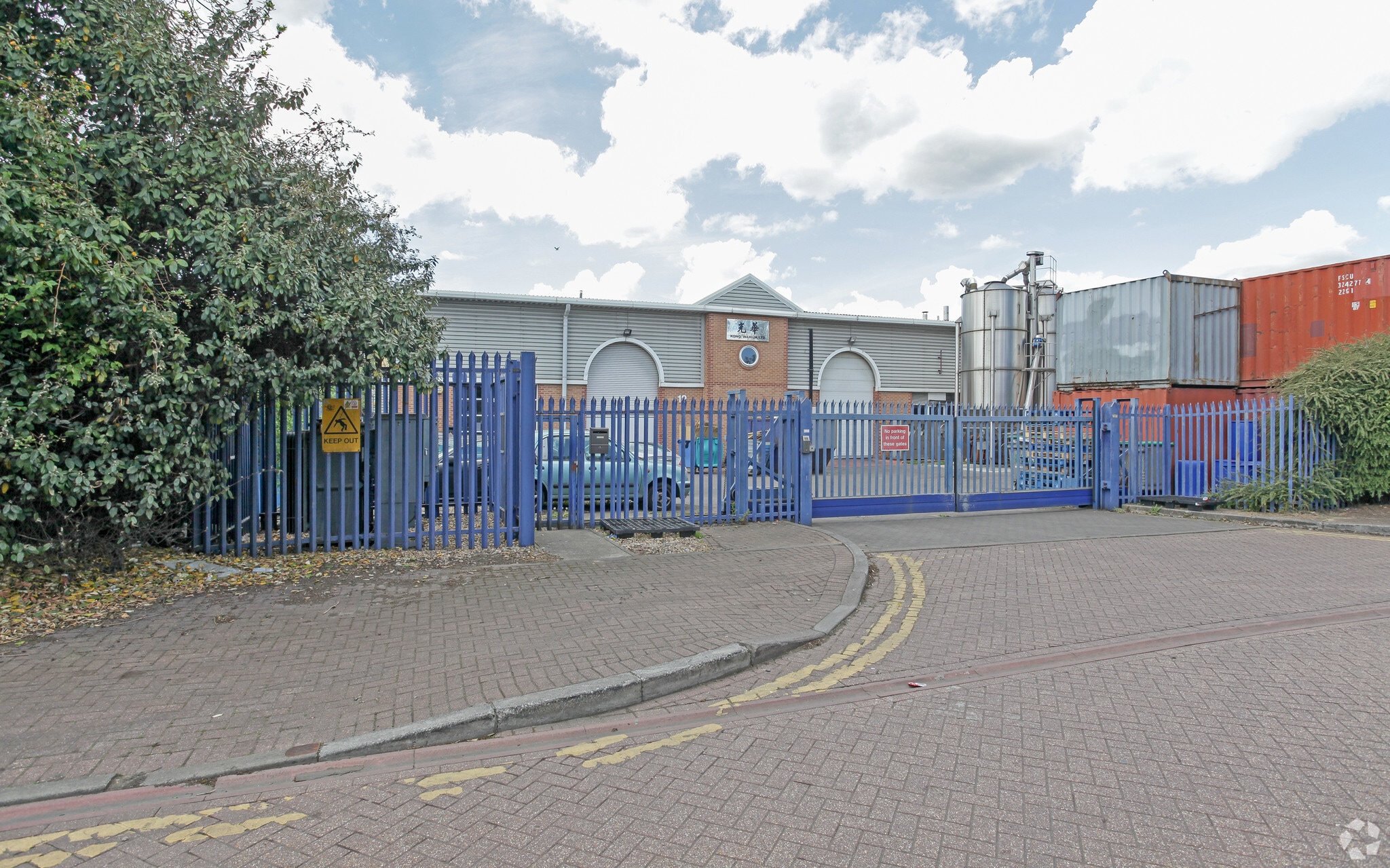 1F North Cres, Londres à louer Photo principale– Image 1 sur 7