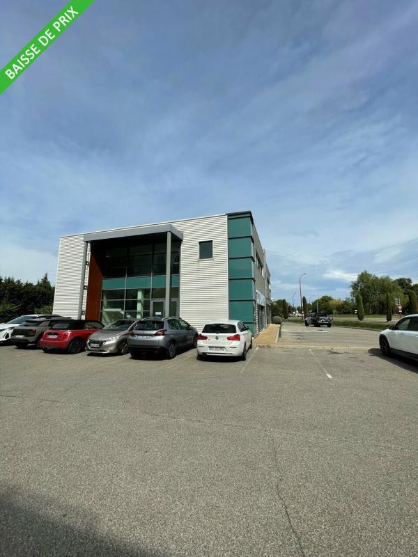 Bureau dans Entraigues-sur-la-Sorgue à vendre Photo de l’immeuble– Image 1 sur 9