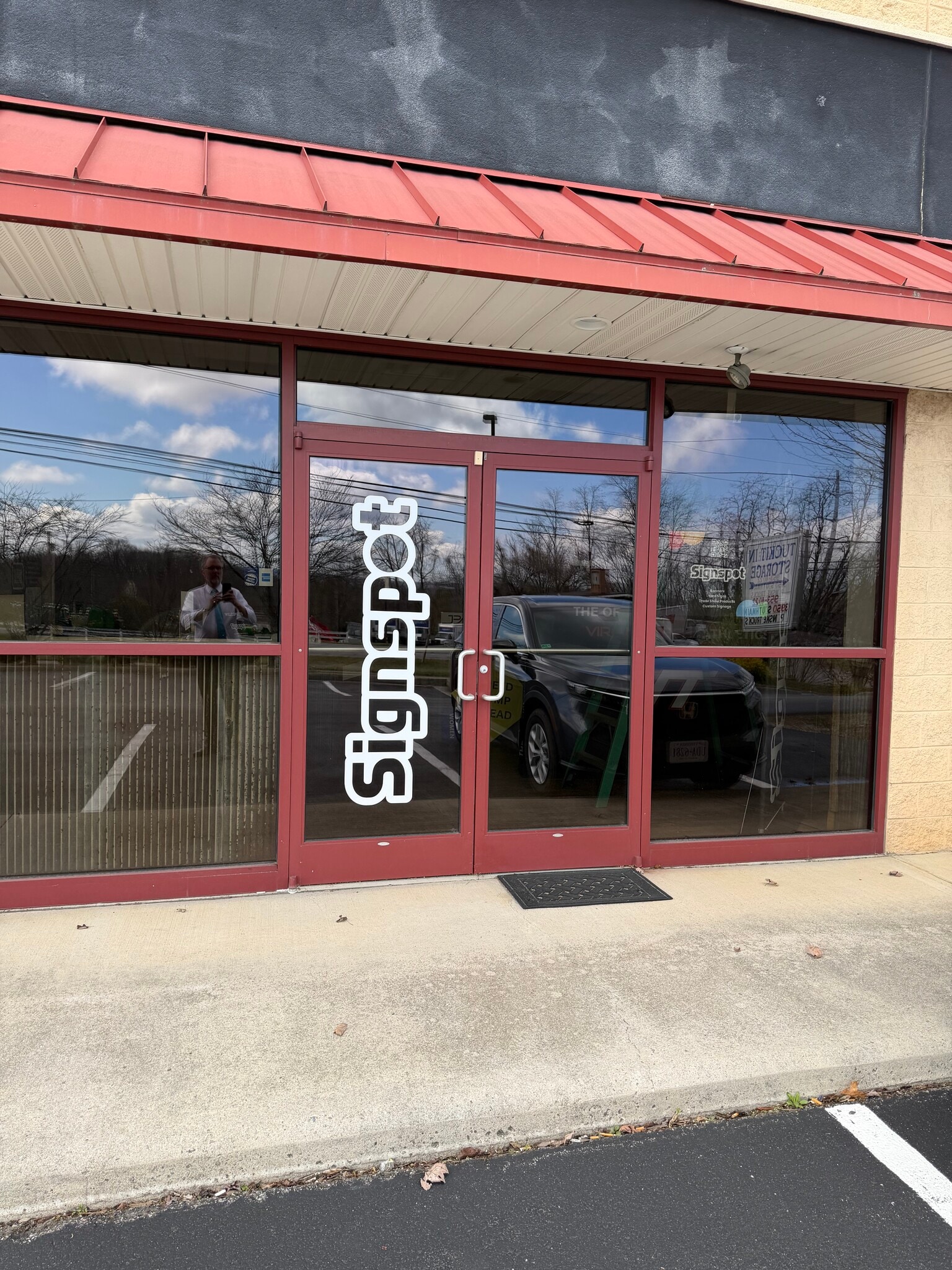 3956 S Main St, Blacksburg, VA à louer Photo de l’immeuble– Image 1 sur 2