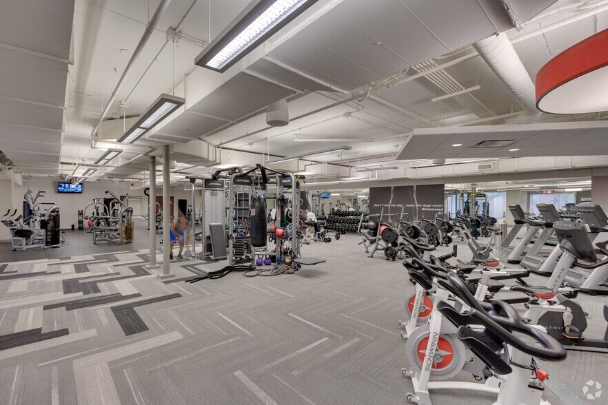 1701 Golf Rd, Rolling Meadows, IL à louer - Photo intérieure – Image 2 sur 38