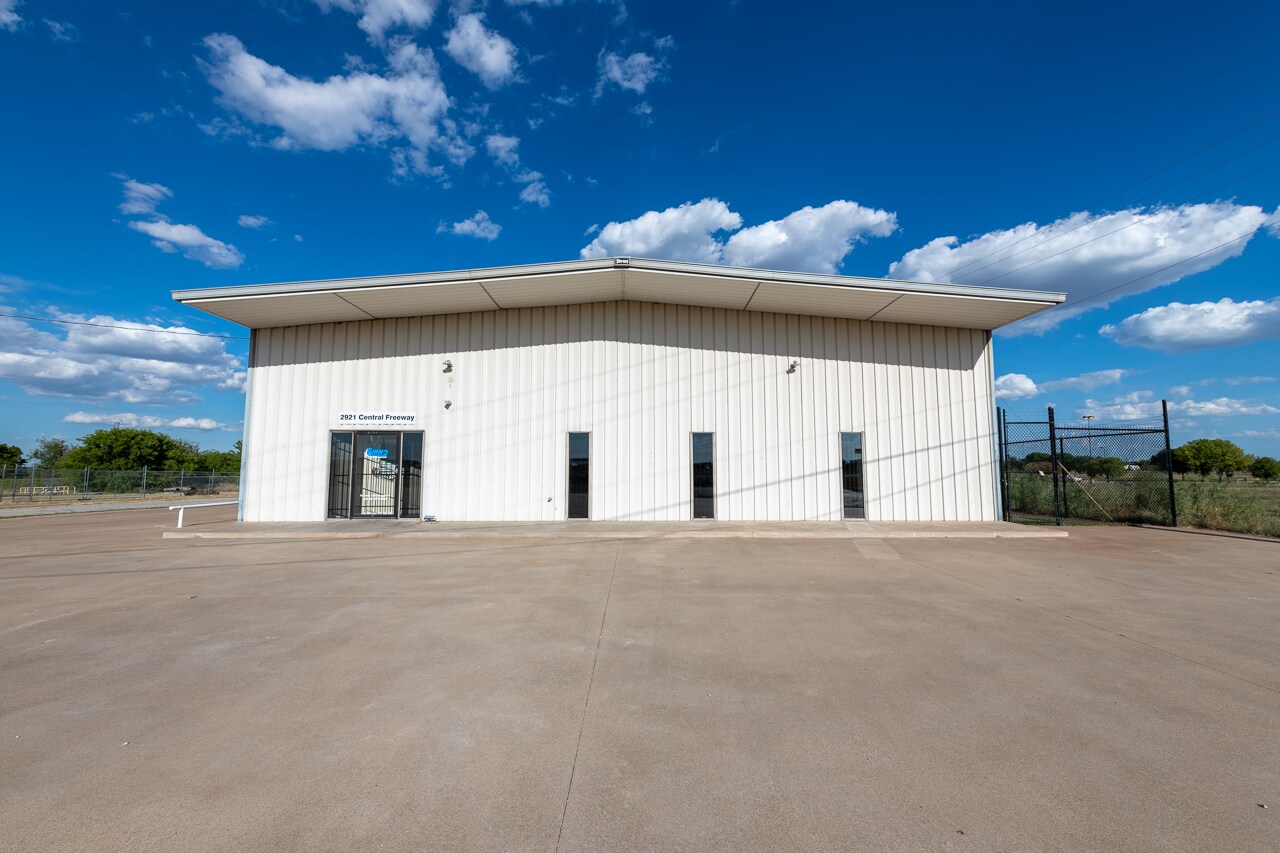 2921 Central Fwy, Wichita Falls, TX à vendre Photo principale– Image 1 sur 30