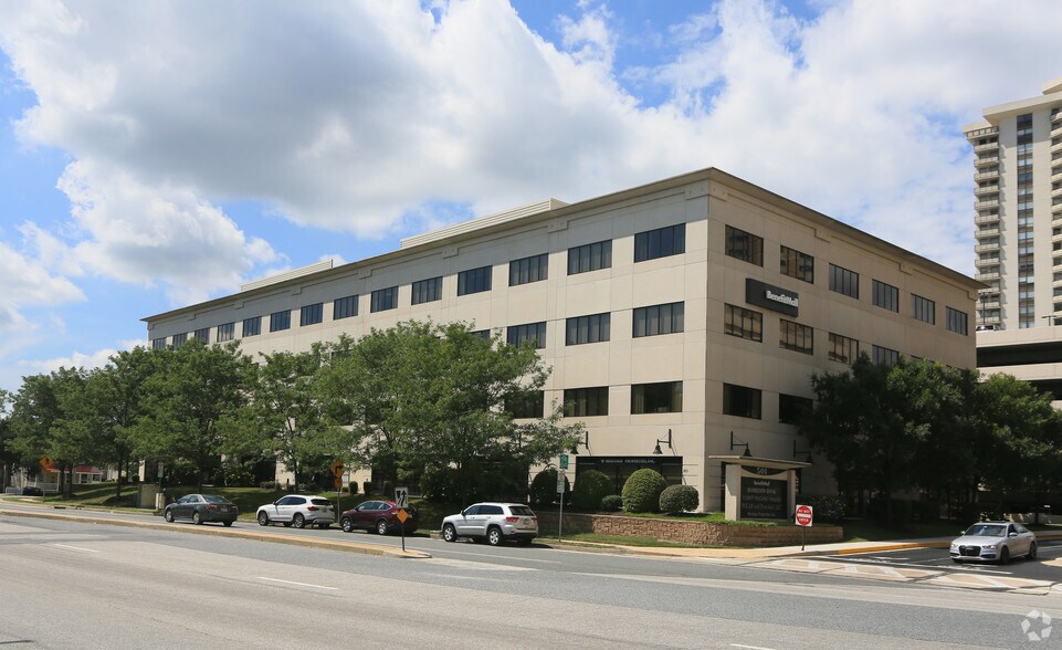 501 Fairmount Ave, Towson, MD à louer - Photo de l’immeuble – Image 1 sur 5