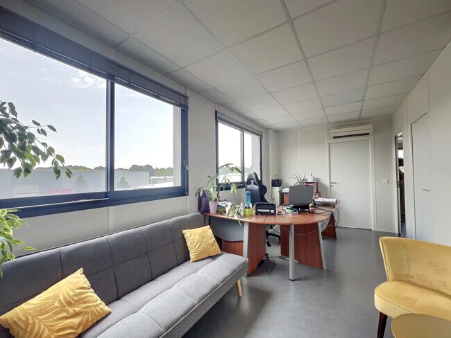 Plus de détails pour 2 Chemin De La Canave, Martillac - Bureau à vendre