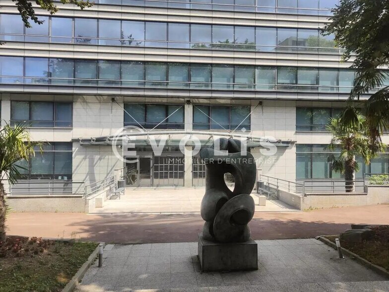 Bureau dans Montrouge à vendre - Photo de l’immeuble – Image 2 sur 12