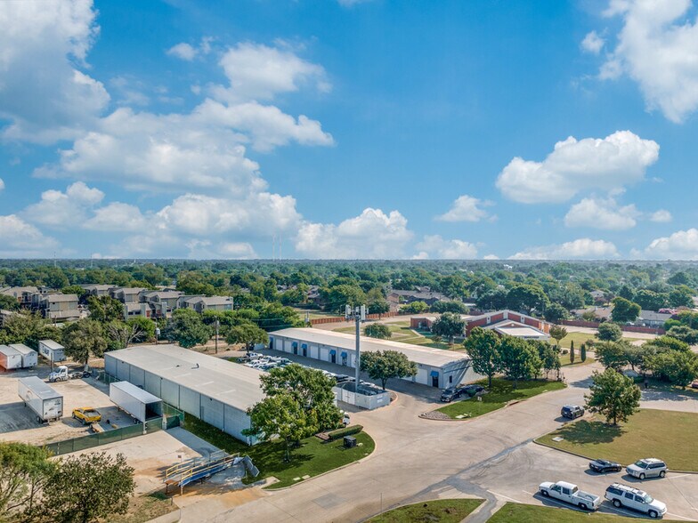 1715 Wall St, Garland, TX à louer - Photo de l’immeuble – Image 3 sur 11